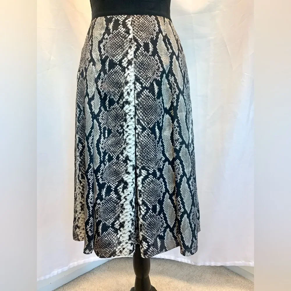 Jones New York Collection gray snake print Skirt Sz 4